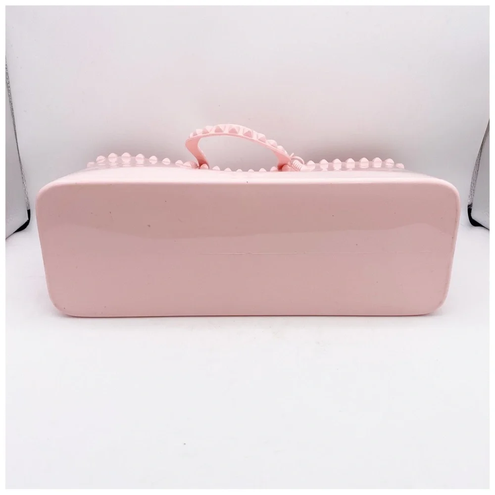 Carmen Sol stylish pink